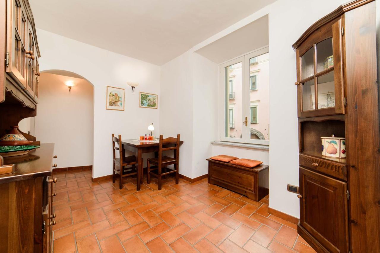 Ferienwohnung Dimora Bibbo Salerno Exterior foto